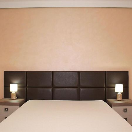 Studio Dristor - Foarte Curat Si Frumos Bucarest Extérieur photo